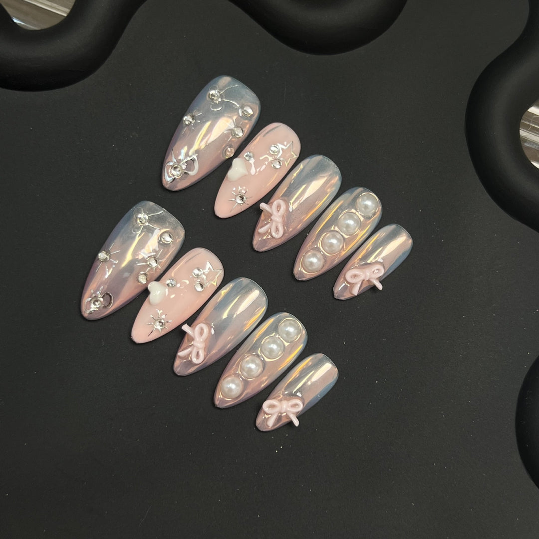 Dekoratives Press-On Nail Art Set mit Perlenakzenten