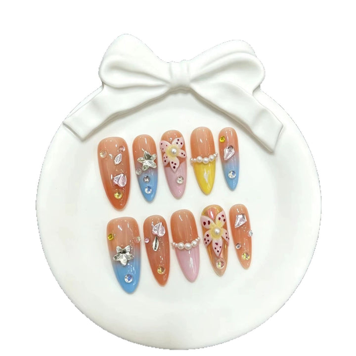 Künstlerische dekorative Press-On-Nagelkollektion