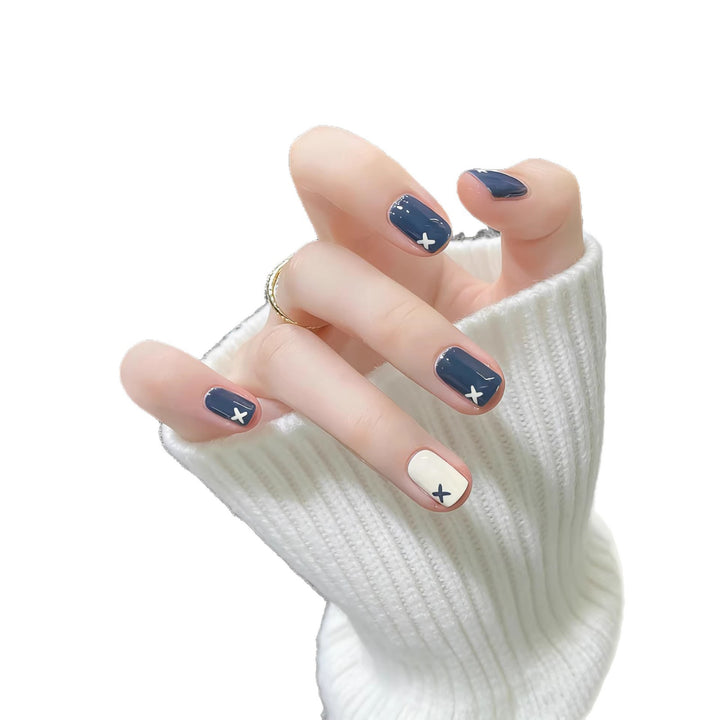 Künstlerisches Nagelkunst-Set mit einzigartigen geometrischen Mustern