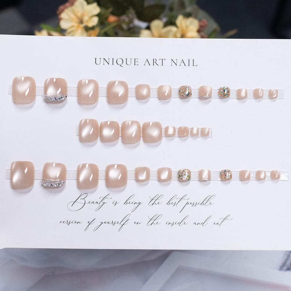 Dekorative Glitter Nagelkunst