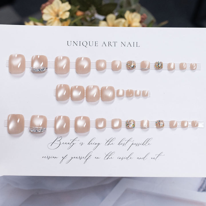 Dekorative Glitter Nagelkunst