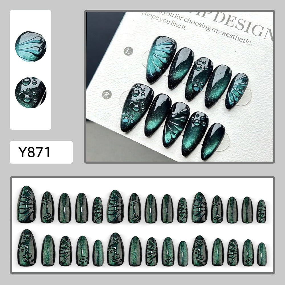 Kreatives Kunstnagelset mit stilvollen 3D-Effekten Karnz
