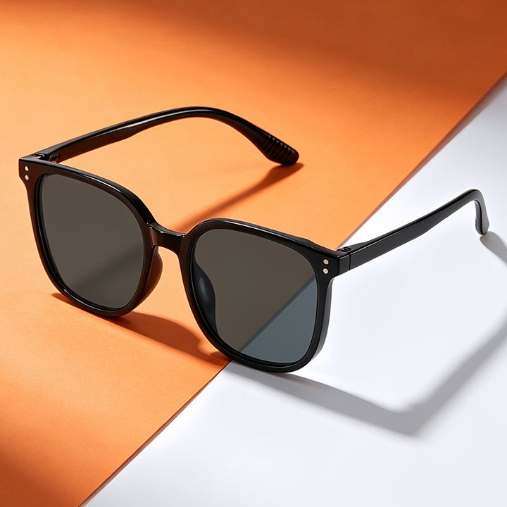 Vintage-inspirierte transparente Rahmen-Sonnenbrille Karnz