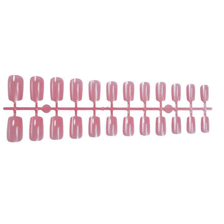 Kunstnagelset mit elegantem Glanz und natürlich aussehendem Finish Karnz