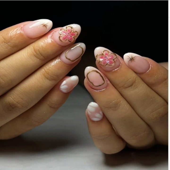 Premium Press-On Nail Set mit dekorativen Akzenten Karnz