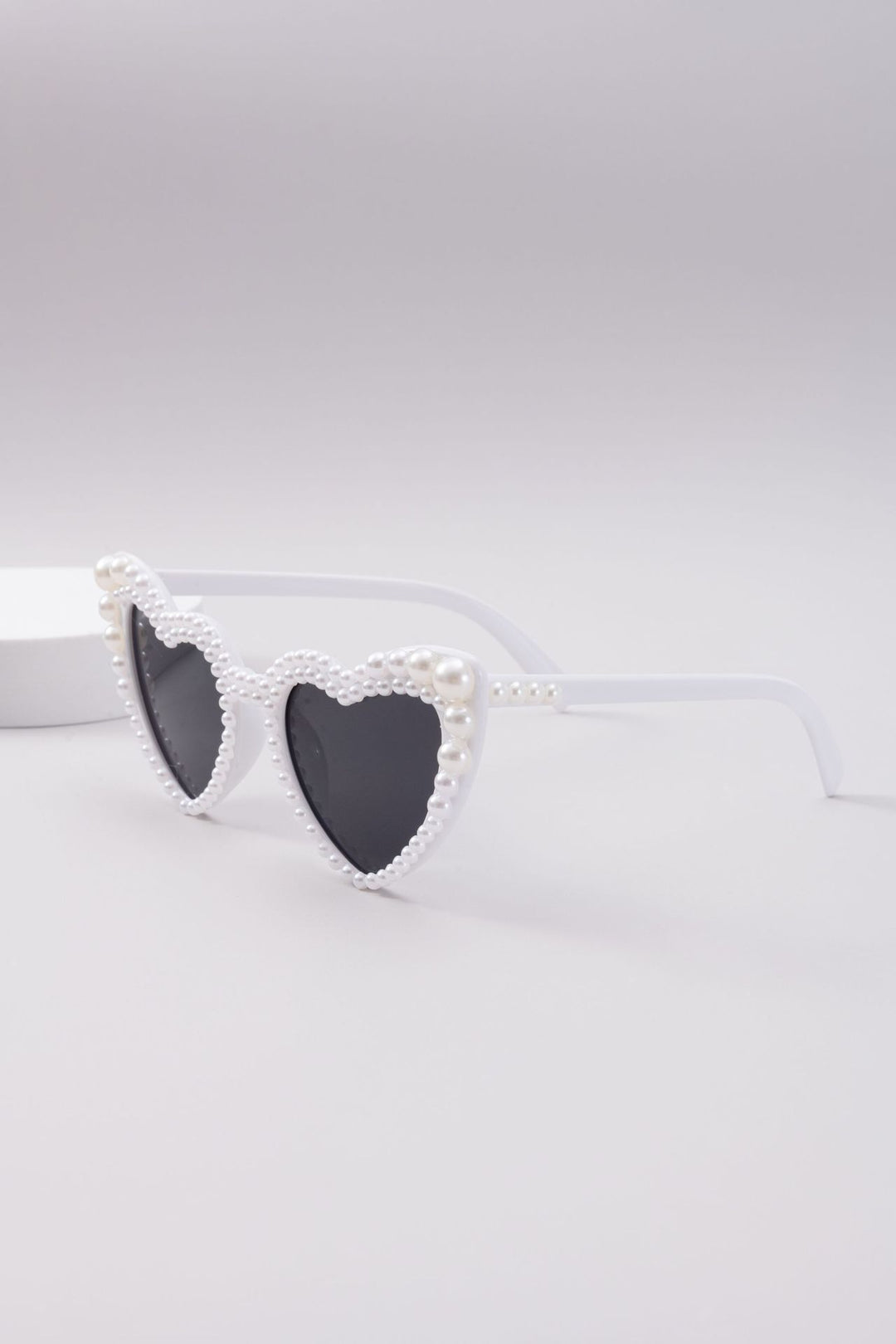 Damen Designer-Sonnenbrille mit Perlenrahmen von Karnz