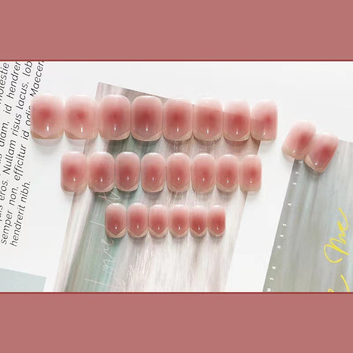 Natürliches Nageldesign Karnz