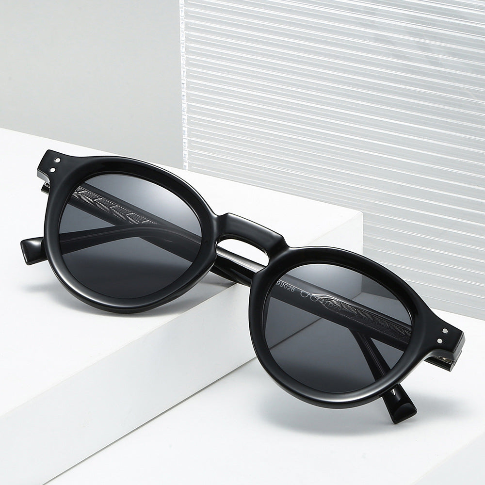 Damen modische Sonnenbrille im stilvollen runden Design von Karnz