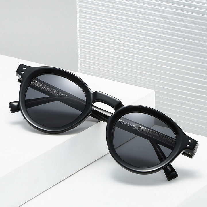 Damen modische Sonnenbrille im stilvollen runden Design von Karnz