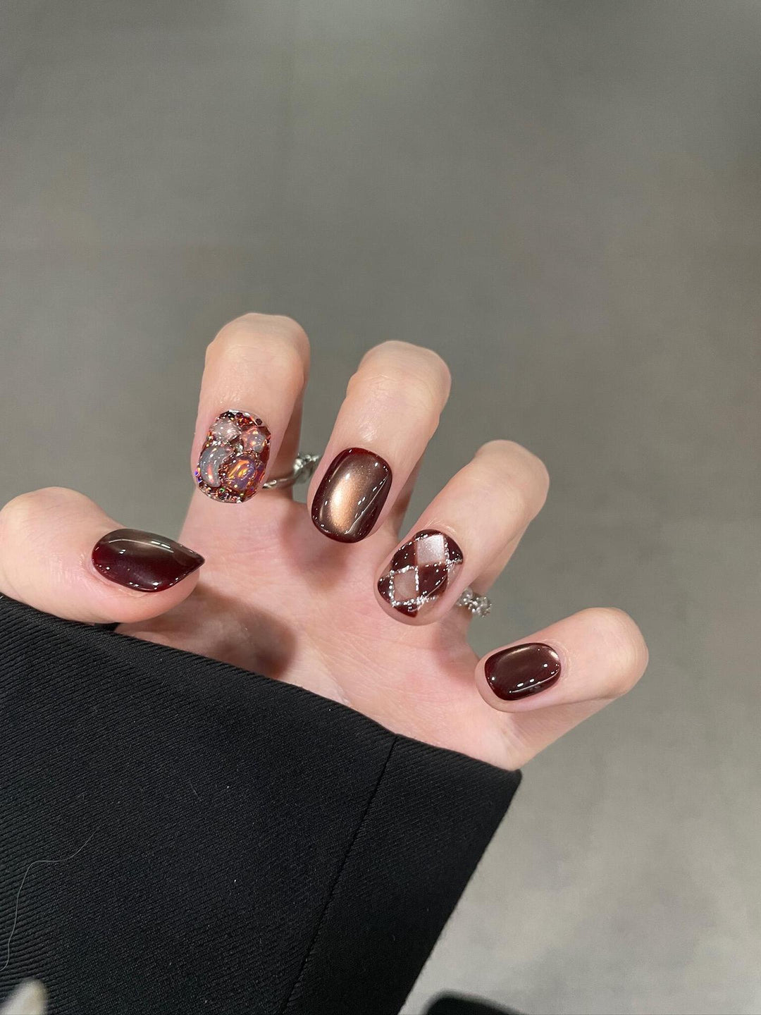 Kunstnägel mit Kreativem Strassdesign Karnz