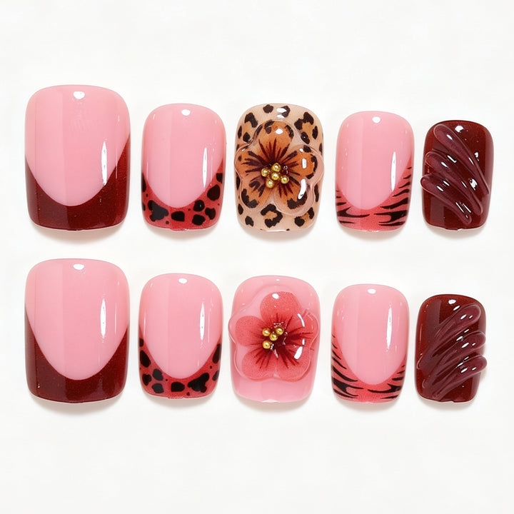 Kreatives Blumennagelkunstdesign Karnz
