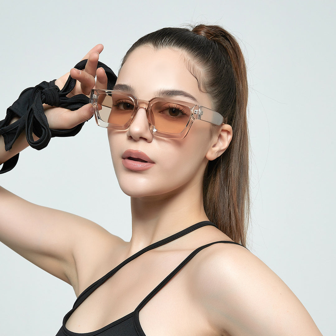Damen modische Sonnenbrille mit klarem Rahmen und Verlaufsgläsern Karnz