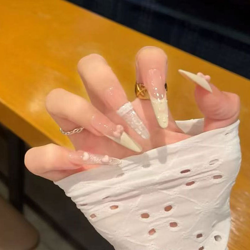 Künstlerische lange Stiletto Nägel