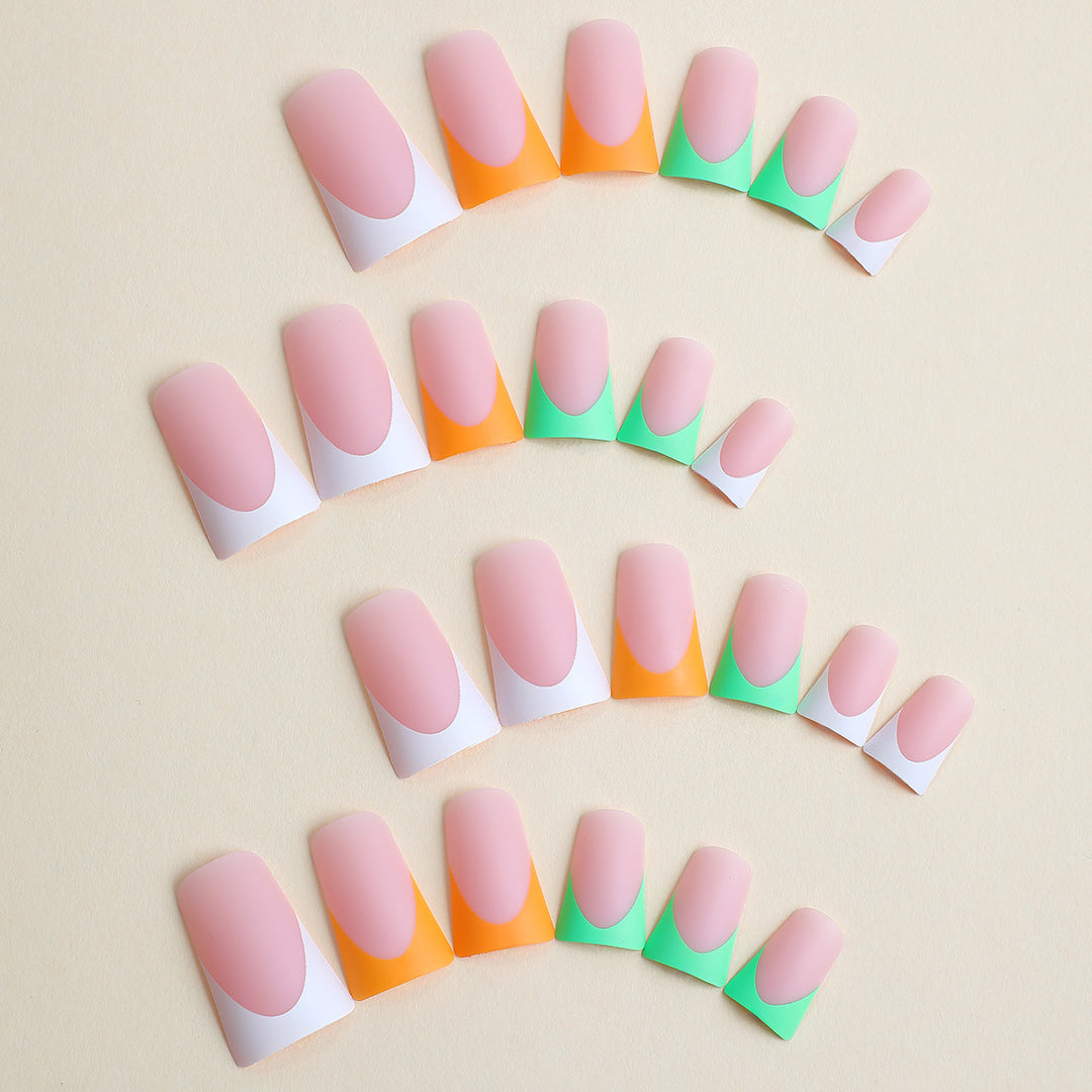 Künstlerisches Press-On-Nagelset mit einzigartigen bunten Tips Karnz