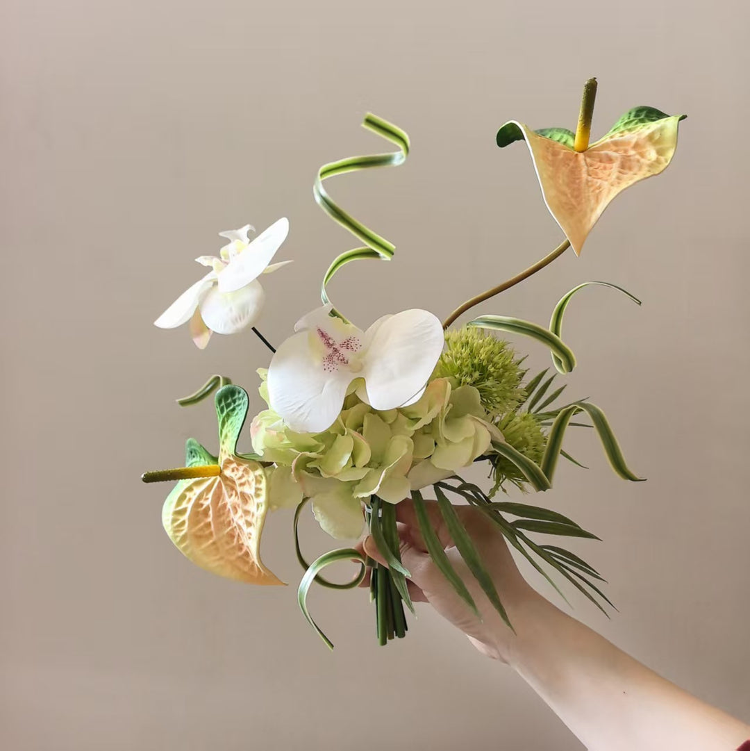 Elegante künstliche Blumenarrangement
