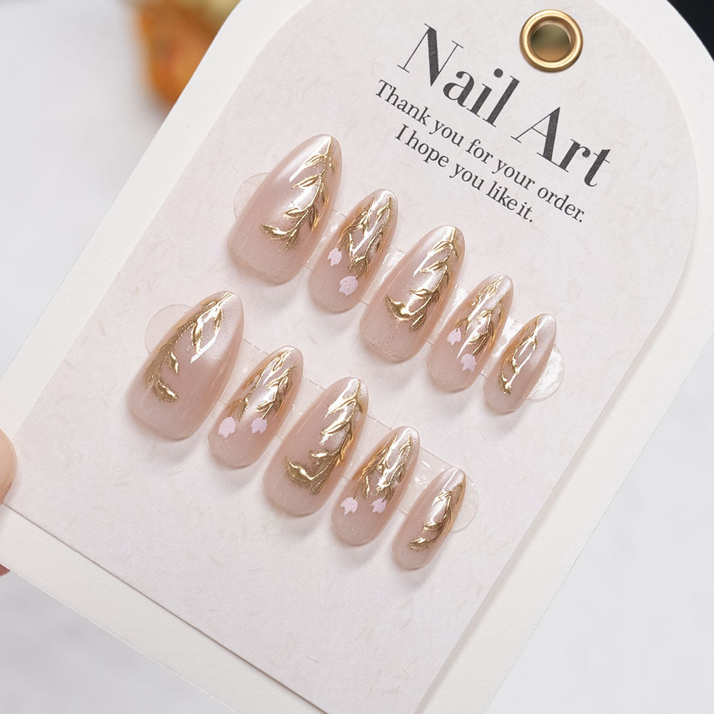 Elegante dekorative Nagelkunst