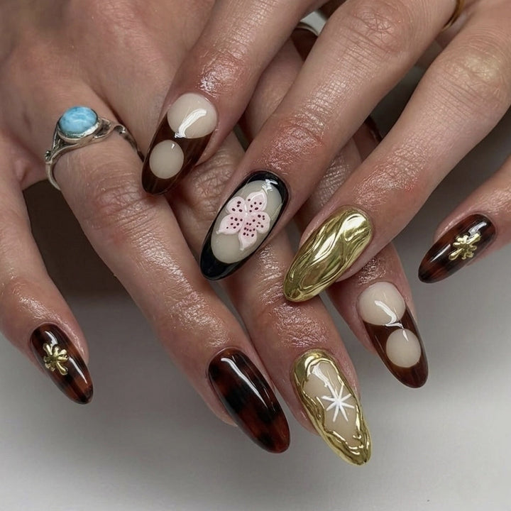 Dekorativer Floral Press-On Nagelkunstset