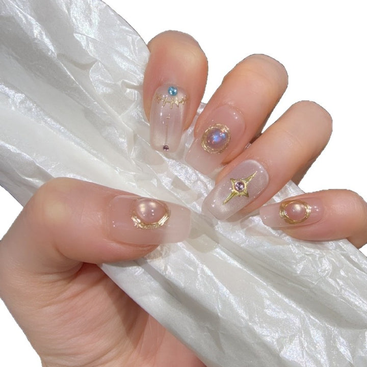 Dekoratives Press-On Nagelkunst-Set mit Edelsteinakzenten Karnz