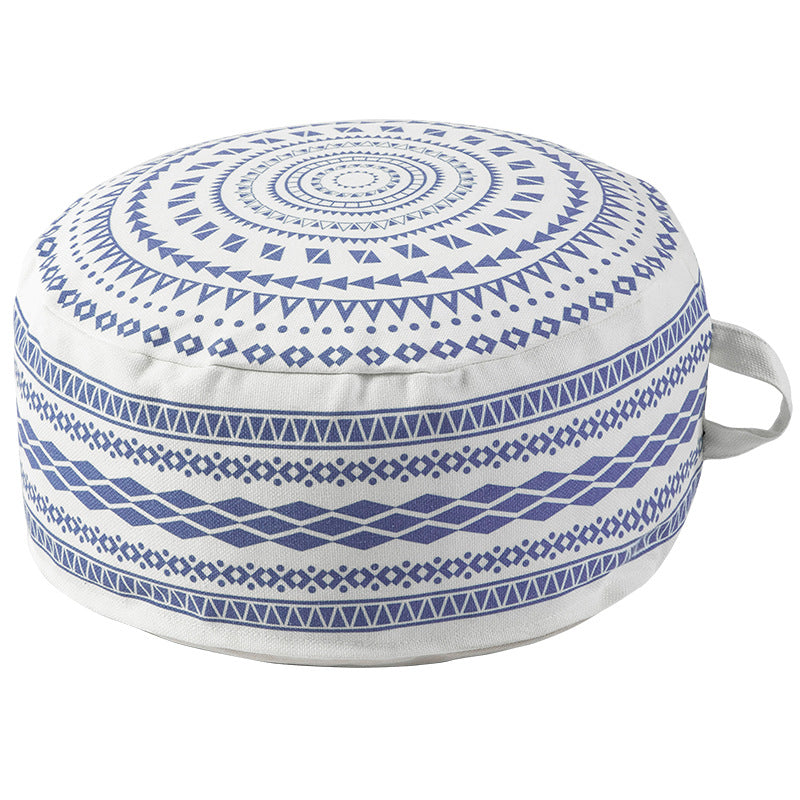 Runder Sitzpouf aus robustem Baumwollmix mit Ethno-Mandala‑Print und Tragegriff