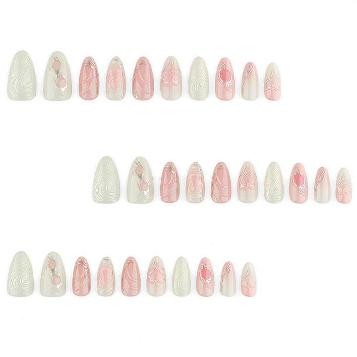 Elegantes Kunstnagelset mit Romantischem Design Karnz