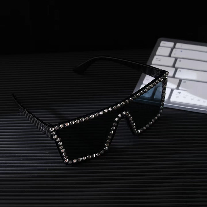 Damen Oversized Sonnenbrille mit modernem rechteckigem Rahmen Karnz