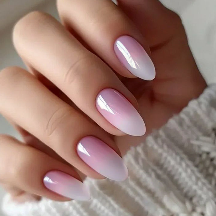 Elegante Nagelkunst mit Ombre-Effekt Karnz