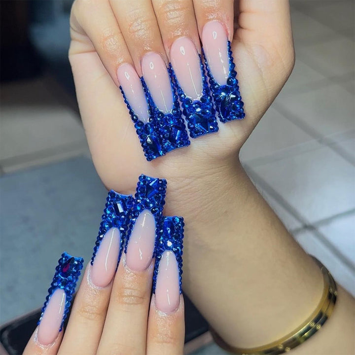 Luxus Kunstnagelset mit funkelnden Kristallverzierungen Karnz