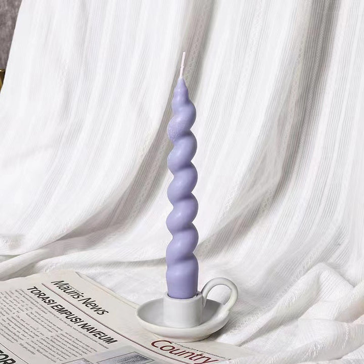 Handgegossene skulpturale Spiral-Taper-Kerze