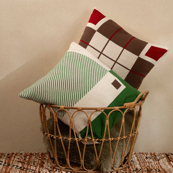 Gewebter Kissenbezug mit kariertem Jacquard‑Relief und verdecktem Reißverschluss Karnz