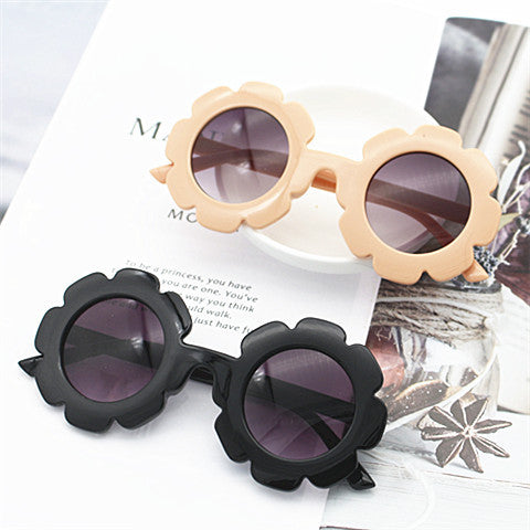Damen modische Sonnenbrille im floralen Design Karnz
