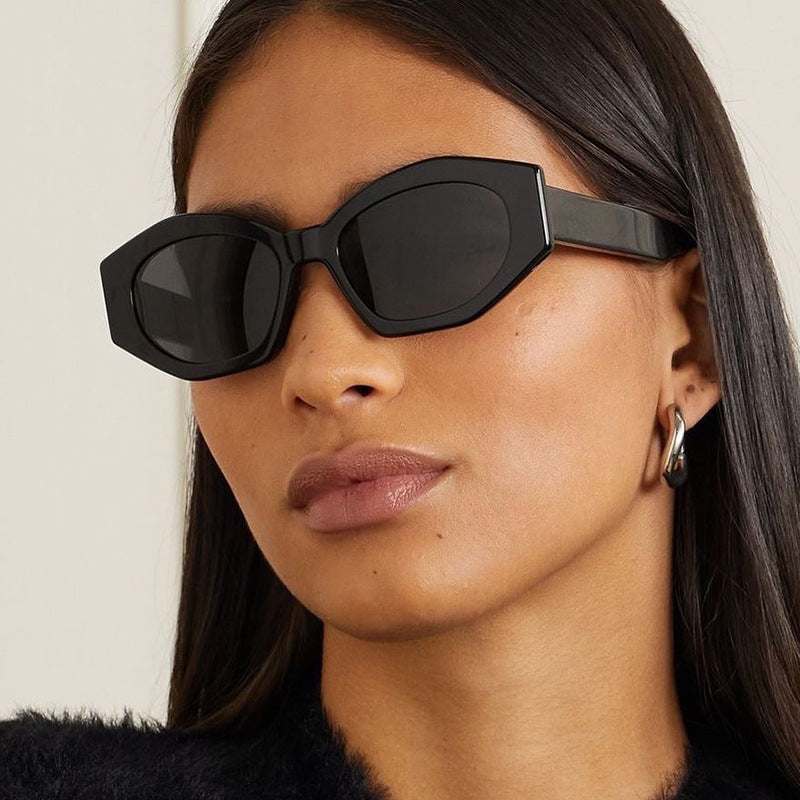 Damen geometrische Sonnenbrille mit trendigem, transparentem Rahmen Karnz