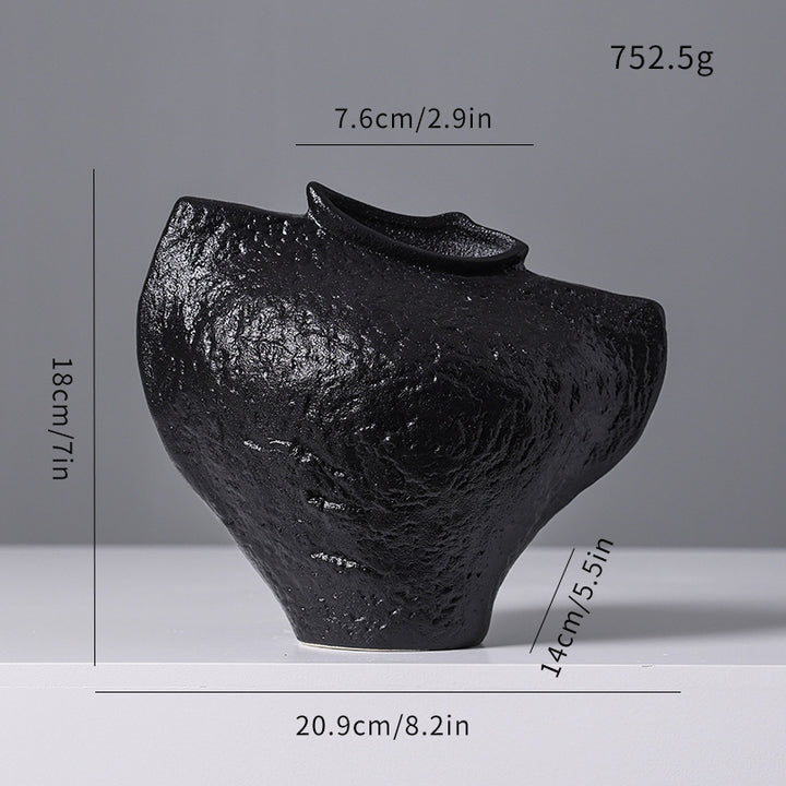Abstrakt geformte dekorative Keramikvase