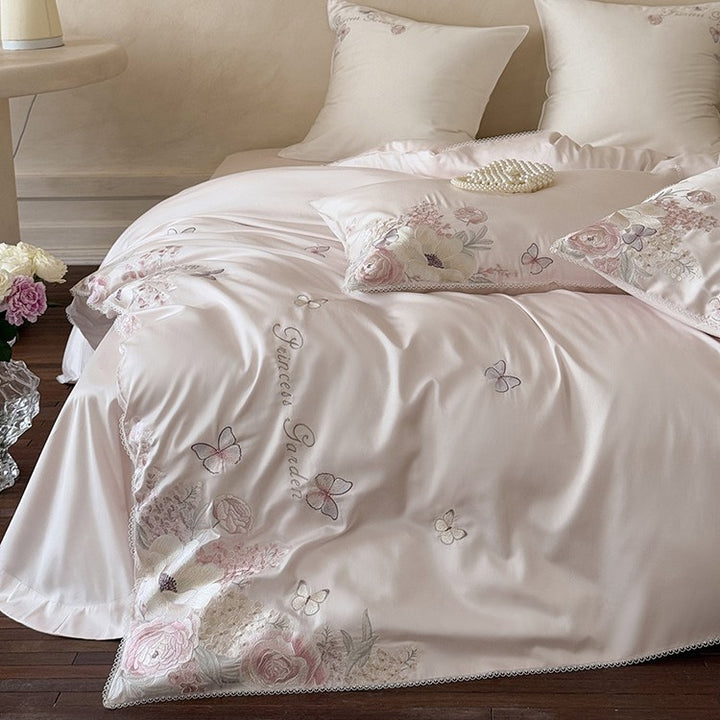 Luxuriöses Baumwollsatin-Bettwäsche-Set mit Blumenstickerei und Spitzenrand