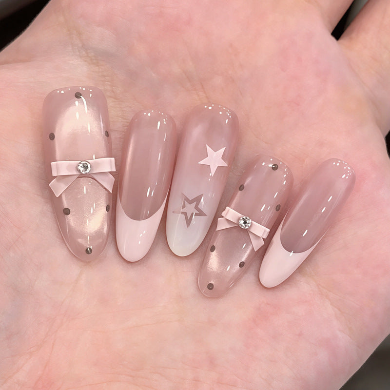 Dekorativer Press-On-Nagelset mit Schleifen- und Stern-Designs Karnz