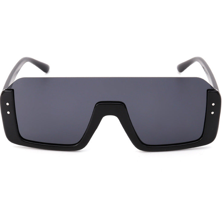 Damen Sportliche Shield-Sonnenbrille mit modernem Design Karnz