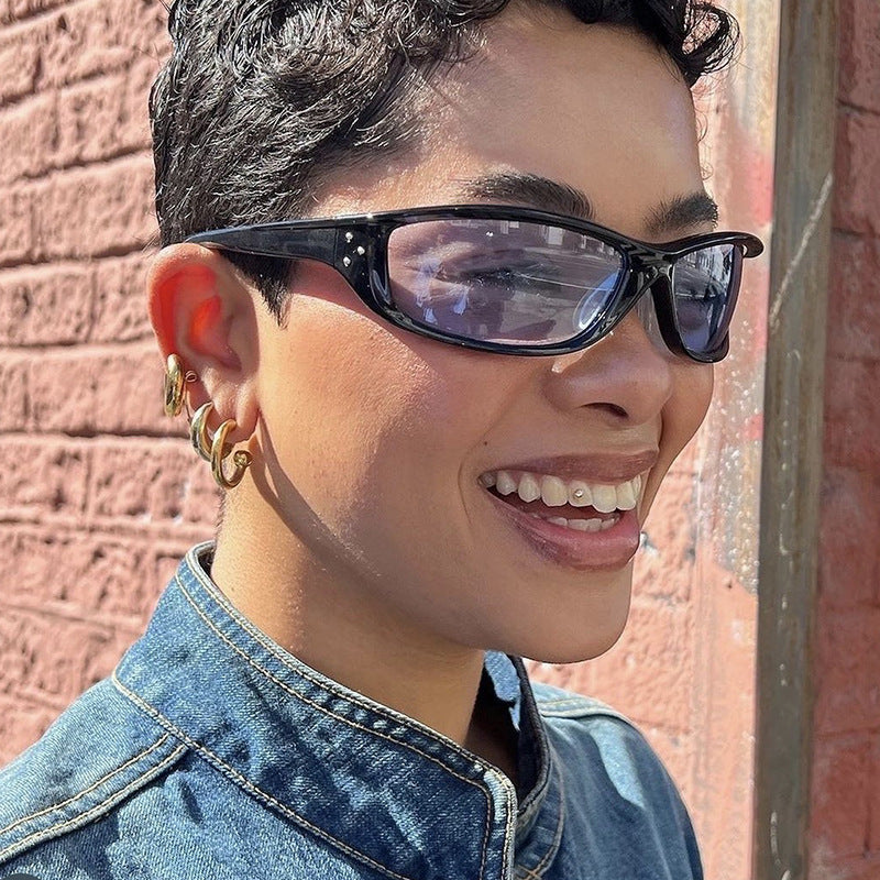 Damen Sportliche Sonnenbrille mit ergonomischem Rahmen und UV-Schutz Karnz