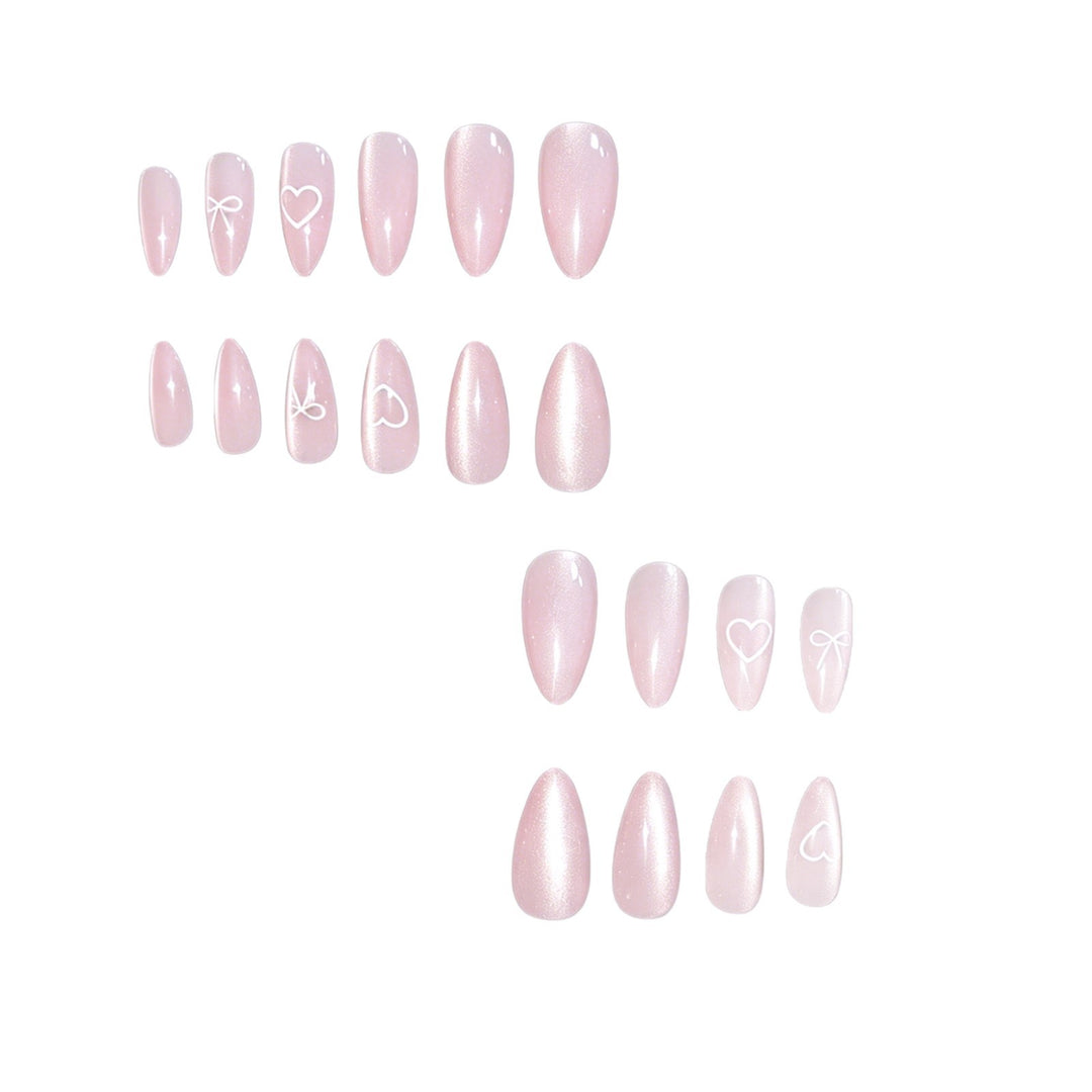 Elegante Herz- und Schleifen-Nagelkunst Karnz