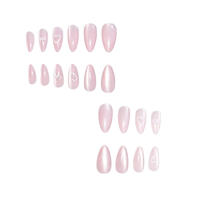 Elegante Herz- und Schleifen-Nagelkunst Karnz