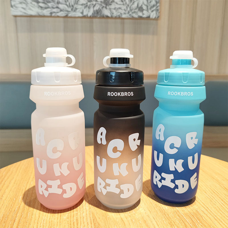 Damen Sportliche Trinkflasche mit flexibler Auslaufschutz-Technologie Karnz