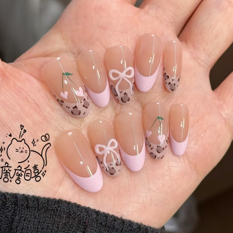 Künstlerisches Floral- und Stern-Applikationen Press-On Nagelset Karnz