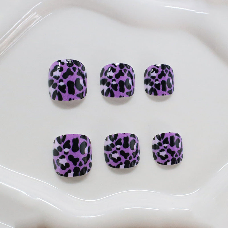 Stylische Leopardenmuster Nagelwickel Karnz