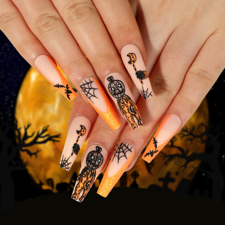 Kunstvolle Nagelverlängerungen mit kreativen Augen-Design Karnz