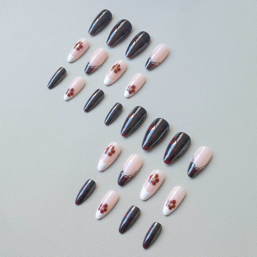 Elegantes florales Nageldesign-Set