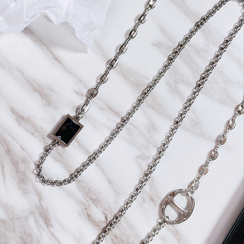 Elegante Brillenhalterkette mit Edlem Anhänger Karnz