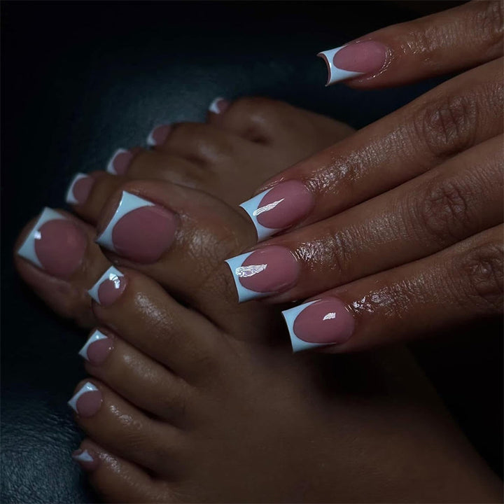 Künstlerisches French Tip Press-On Nails Set Karnz