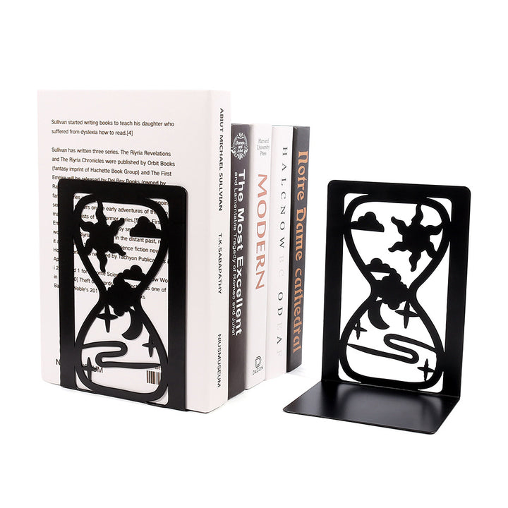 Künstlerische Buchstützen mit Reh-Motiv
