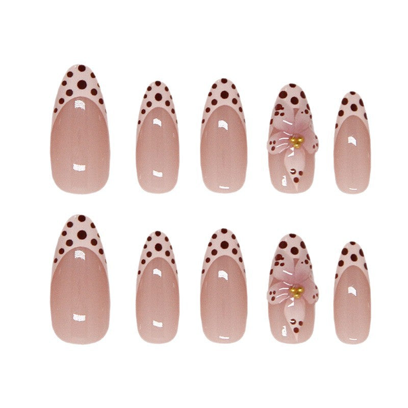 Dekorative florale Press-On Nagelspitzen Karnz