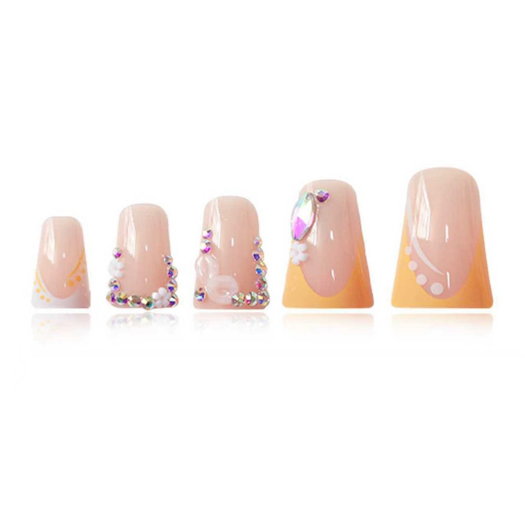 Dekorative florale Strass-Nagelerweiterungen Karnz