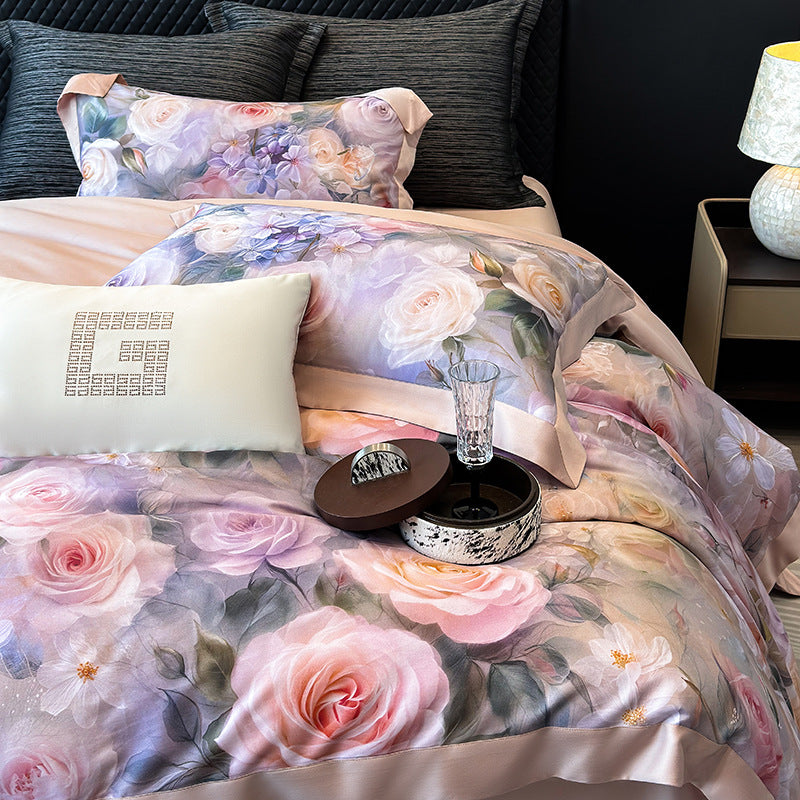 Luxuriöses Satin-Bettwäscheset mit Rosenmuster und seidig-glänzender Oberfläche
