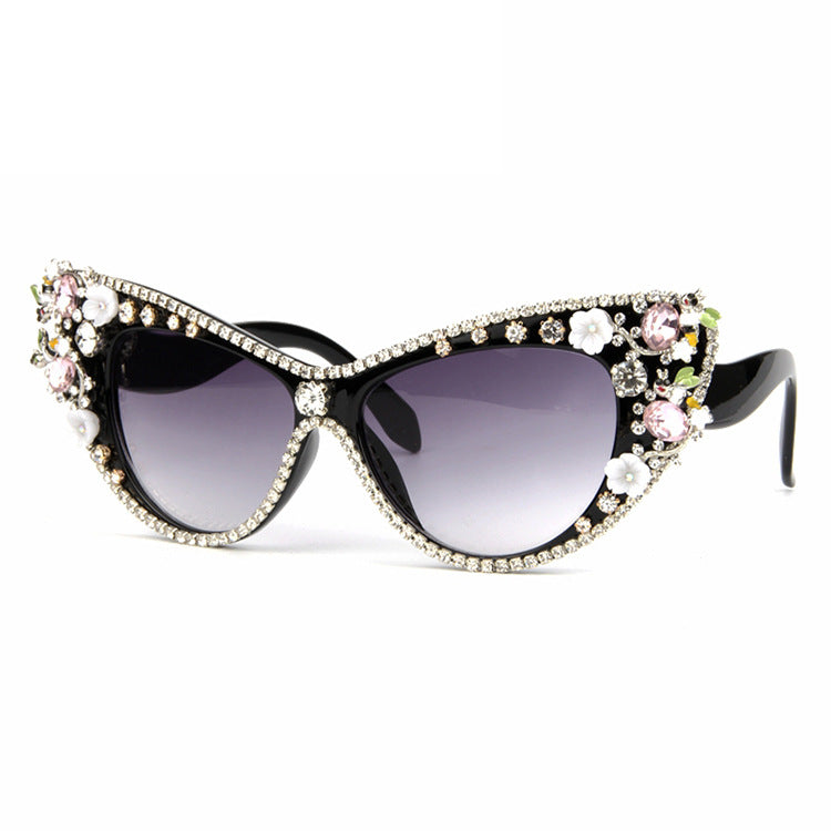 Damen Glamouröse Cat-Eye-Sonnenbrille mit funkelnden Schmuckelementen Karnz